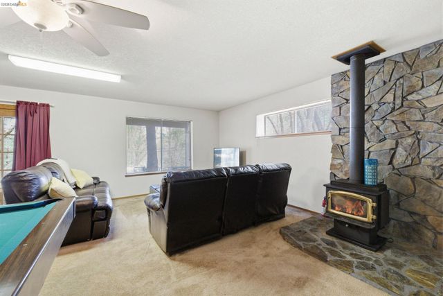 19779 Pine Mountain Dr, Groveland, CA 95321