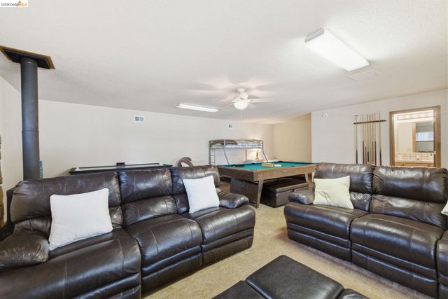 19779 Pine Mountain Dr, Groveland, CA 95321