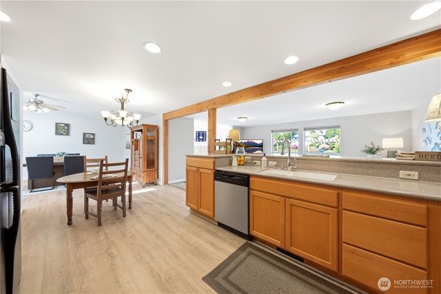 20611 6th Place W, Lynnwood, WA 98036