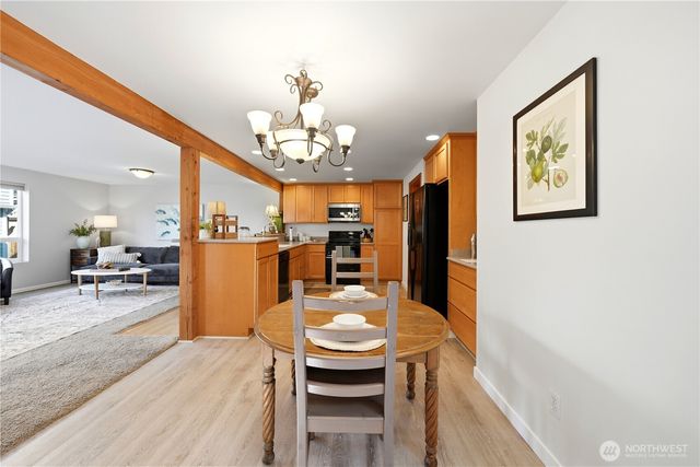 20611 6th Place W, Lynnwood, WA 98036