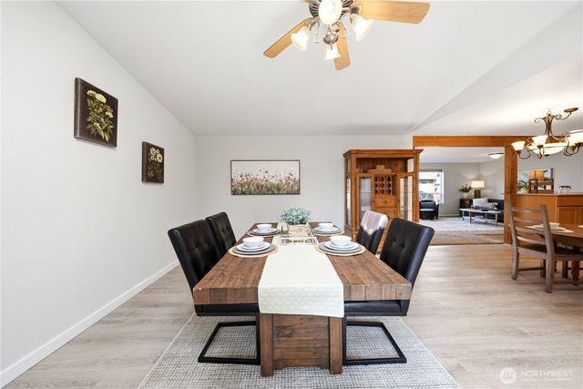 20611 6th Place W, Lynnwood, WA 98036