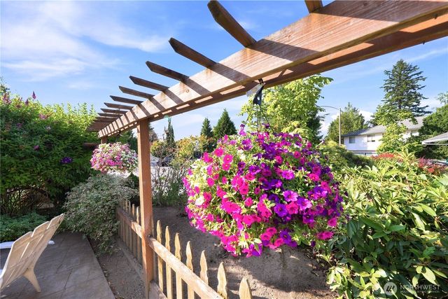 20611 6th Place W, Lynnwood, WA 98036