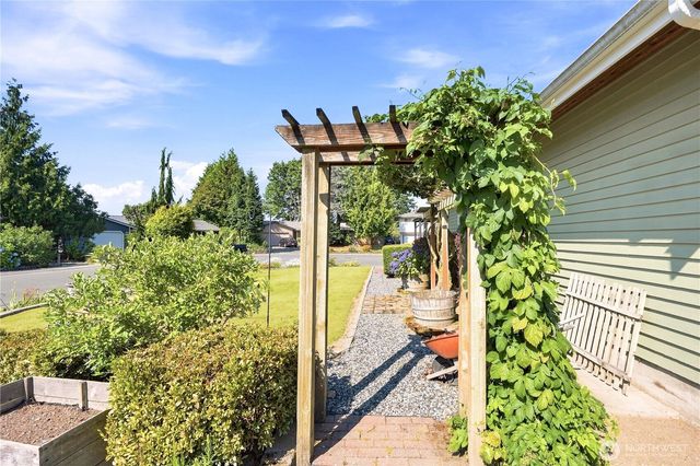 20611 6th Place W, Lynnwood, WA 98036