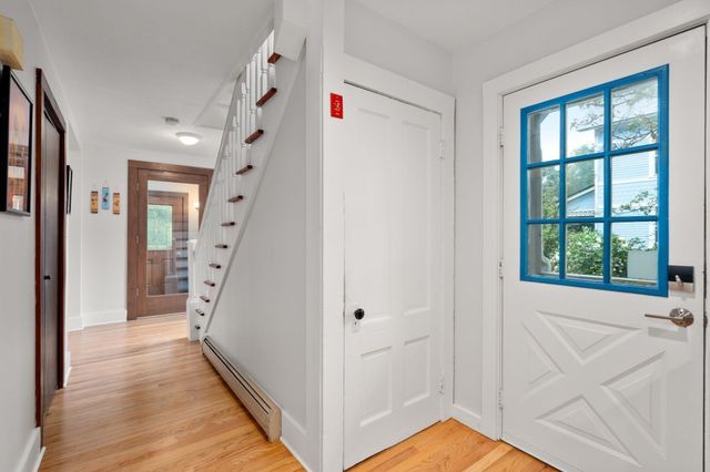 63 Massasoit St, Northampton, MA 01060