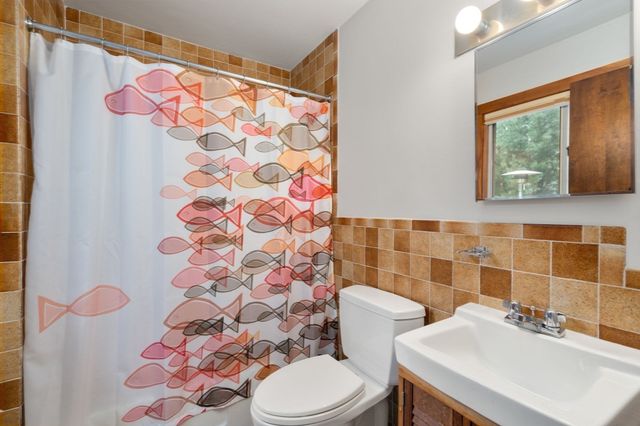 63 Massasoit St, Northampton, MA 01060