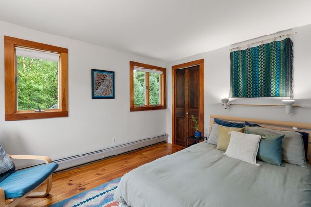 63 Massasoit St, Northampton, MA 01060