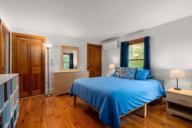 63 Massasoit St, Northampton, MA 01060