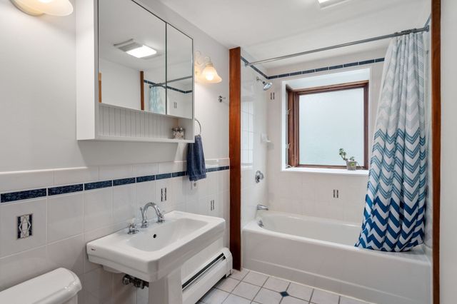 63 Massasoit St, Northampton, MA 01060