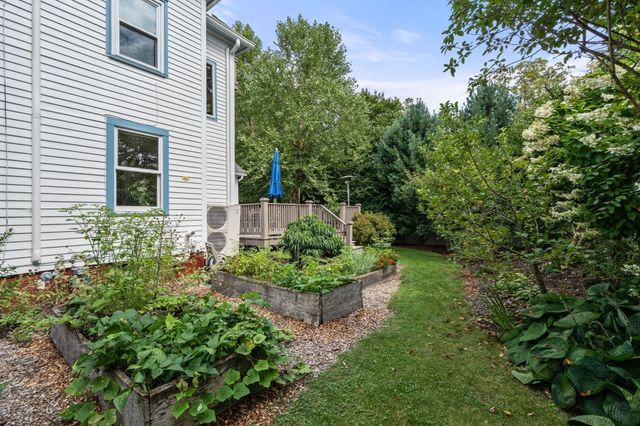 63 Massasoit St, Northampton, MA 01060