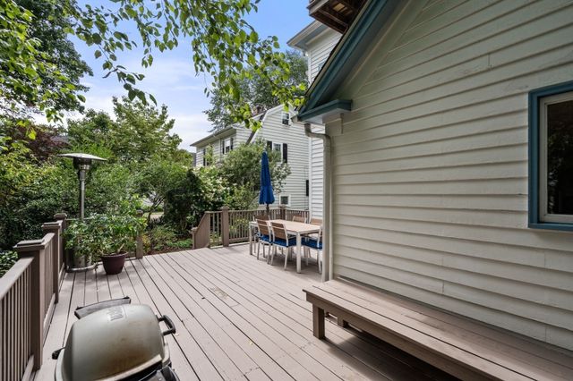 63 Massasoit St, Northampton, MA 01060