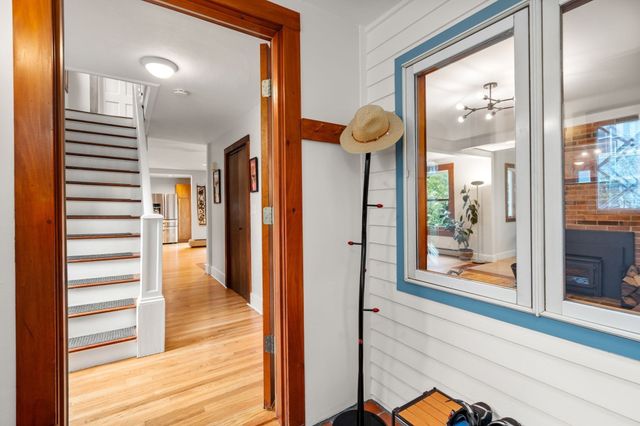 63 Massasoit St, Northampton, MA 01060