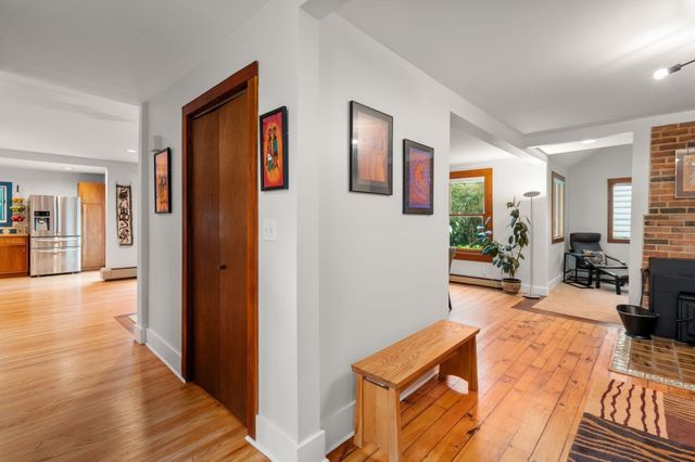 63 Massasoit St, Northampton, MA 01060