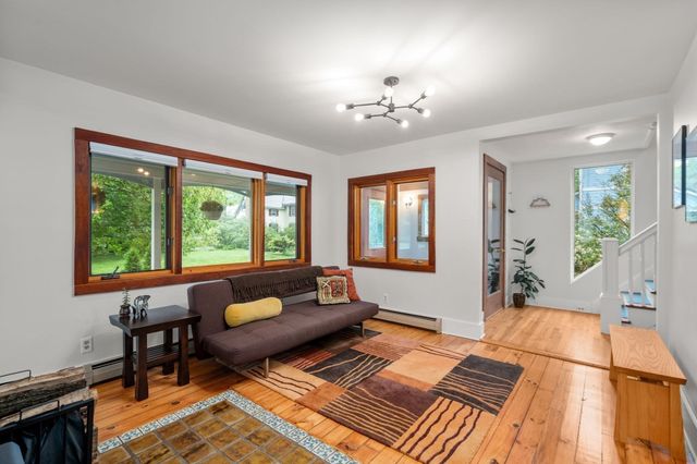 63 Massasoit St, Northampton, MA 01060