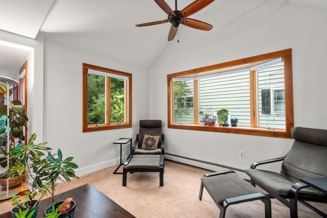 63 Massasoit St, Northampton, MA 01060
