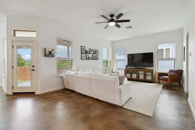 173 Kipahulu DR, Bastrop, TX 78602