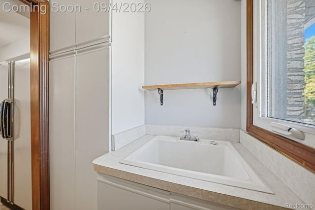 25200 Quarter Deck Street, Harrison Charter Township, MI 48045