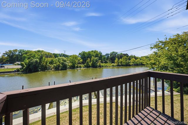 25200 Quarter Deck Street, Harrison Charter Township, MI 48045