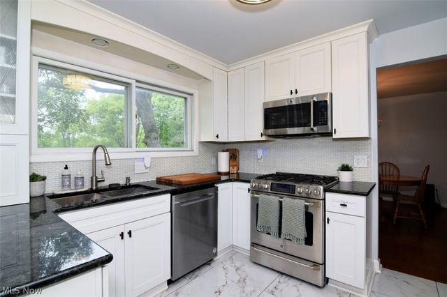 9145 Mercer Lane, Brecksville, OH 44141