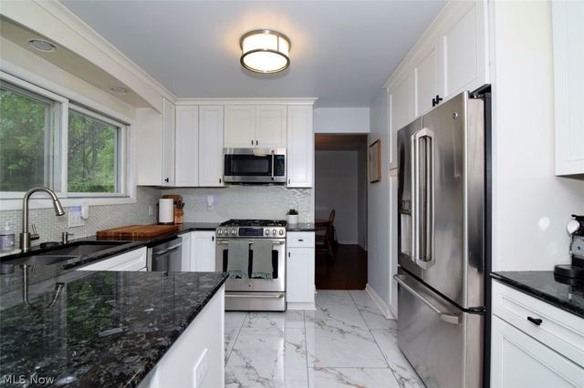9145 Mercer Lane, Brecksville, OH 44141