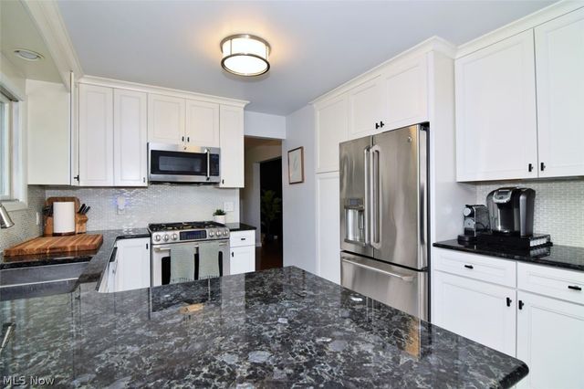9145 Mercer Lane, Brecksville, OH 44141