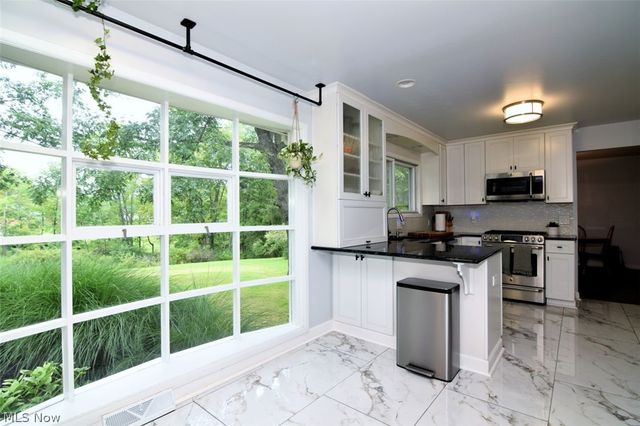 9145 Mercer Lane, Brecksville, OH 44141