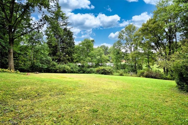 9145 Mercer Lane, Brecksville, OH 44141