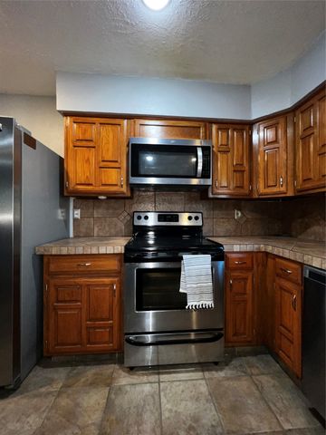 2215 E Peters Colony Road, Carrollton, TX 75007