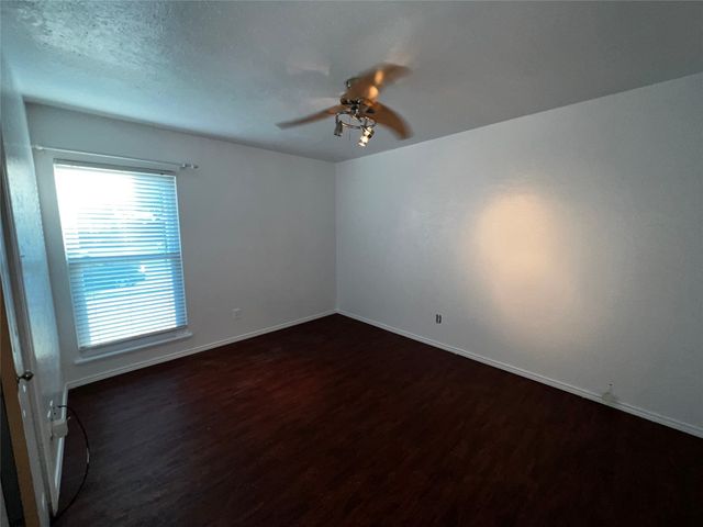 2215 E Peters Colony Road, Carrollton, TX 75007