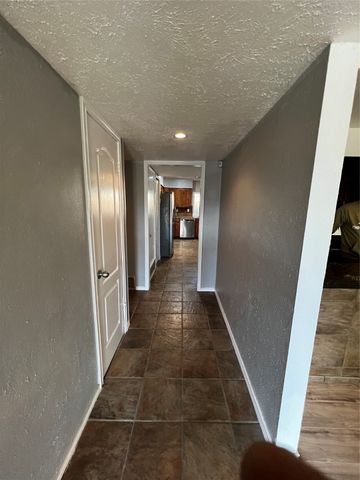 2215 E Peters Colony Road, Carrollton, TX 75007