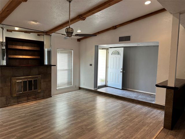 2215 E Peters Colony Road, Carrollton, TX 75007