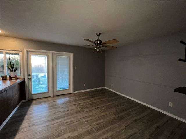 2215 E Peters Colony Road, Carrollton, TX 75007