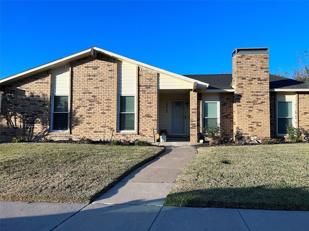 2215 E Peters Colony Road, Carrollton, TX 75007