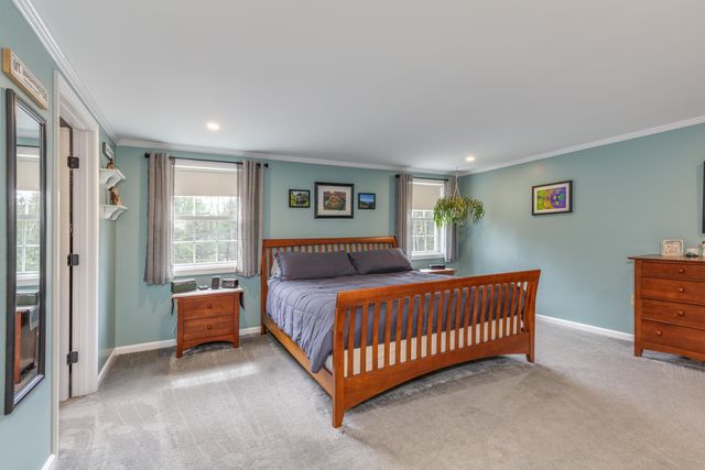 1057 Bound Tree Road, Hopkinton, NH 03229