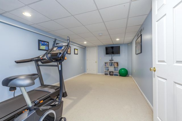 1057 Bound Tree Road, Hopkinton, NH 03229