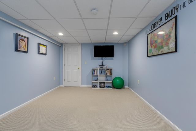 1057 Bound Tree Road, Hopkinton, NH 03229