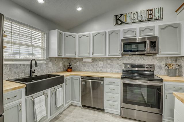 263 Redwood Drive, Dry Ridge, KY 41035