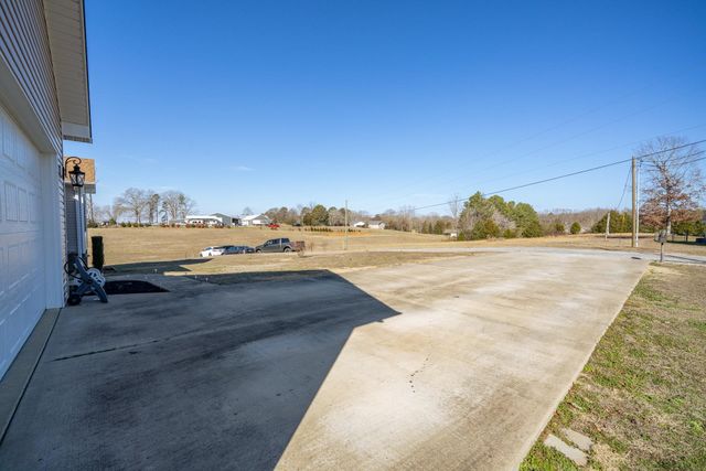 211 JIM ALFORD CV, Savannah, TN 38372