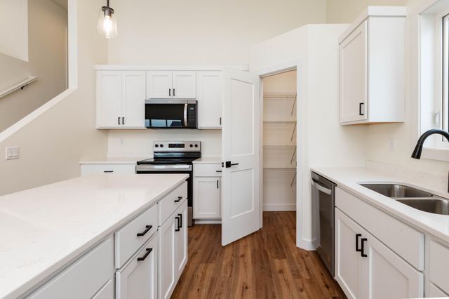 3734 33rd Street S, Moorhead, MN 56560