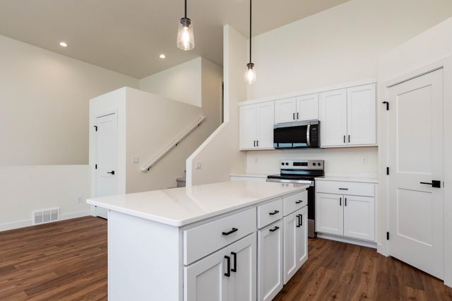 3734 33rd Street S, Moorhead, MN 56560