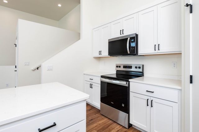 3734 33rd Street S, Moorhead, MN 56560