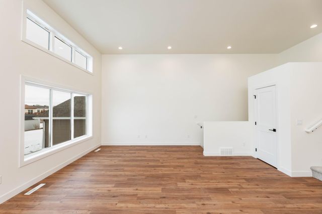 3734 33rd Street S, Moorhead, MN 56560