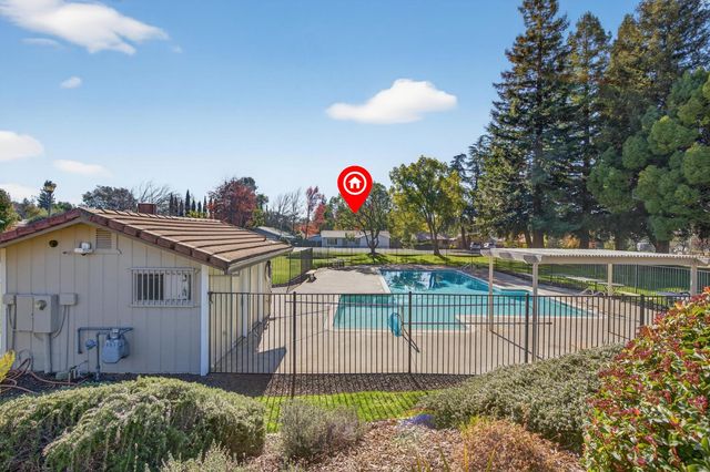 12340 Erin Dr, Auburn, CA 95603