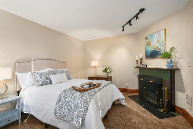 1042 Neil Avenue, Columbus, OH 43201