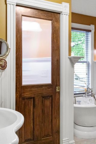 1042 Neil Avenue, Columbus, OH 43201