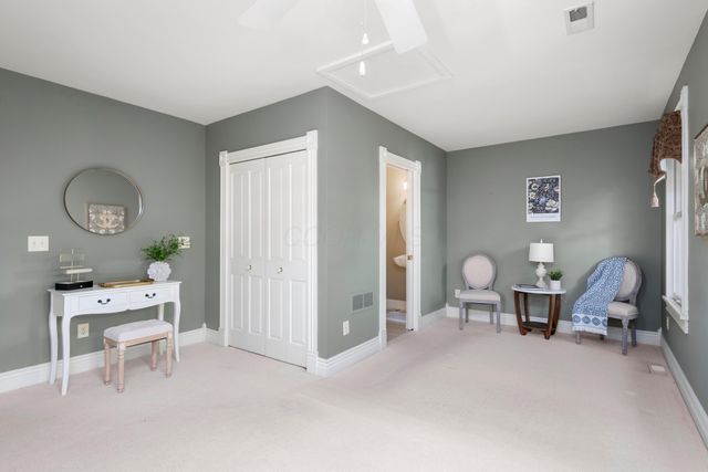 1042 Neil Avenue, Columbus, OH 43201