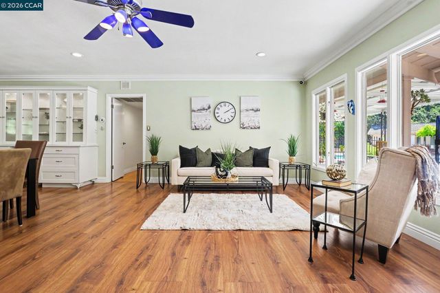 25 Amberwood Ln, Walnut Creek, CA 94598