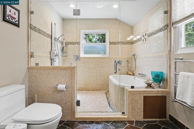 25 Amberwood Ln, Walnut Creek, CA 94598