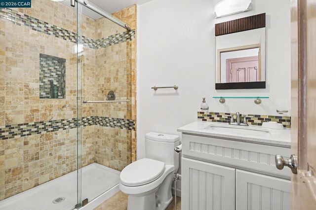 25 Amberwood Ln, Walnut Creek, CA 94598