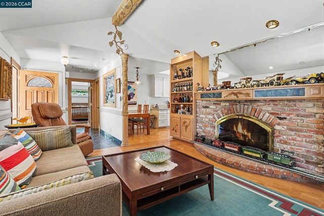 25 Amberwood Ln, Walnut Creek, CA 94598