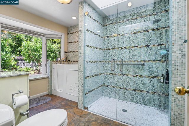25 Amberwood Ln, Walnut Creek, CA 94598
